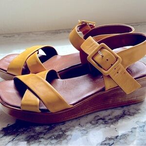 Bueno Manny Sandal  EU size 39 US 8.5